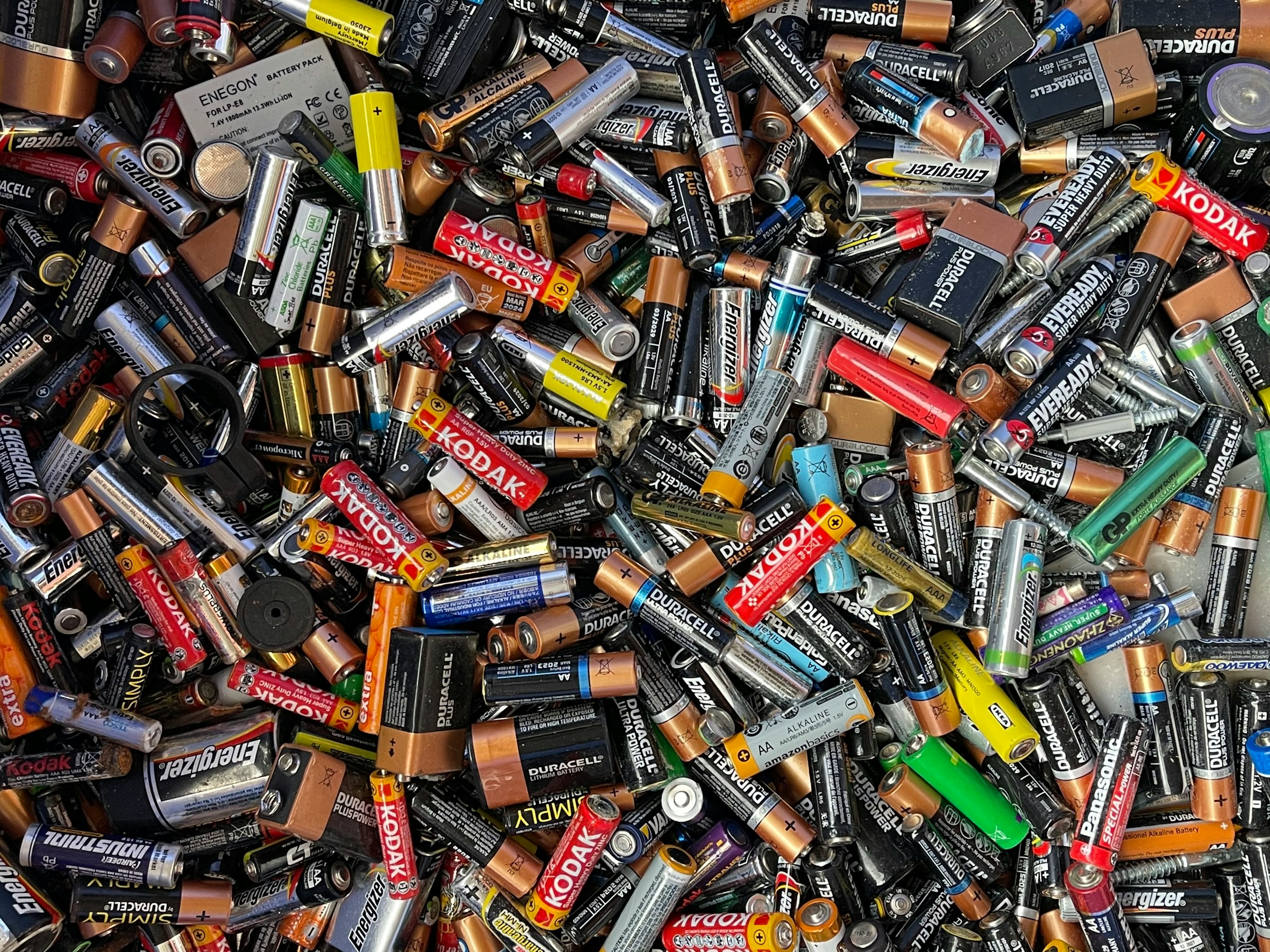 Zahlreiche verschiedene Batterien