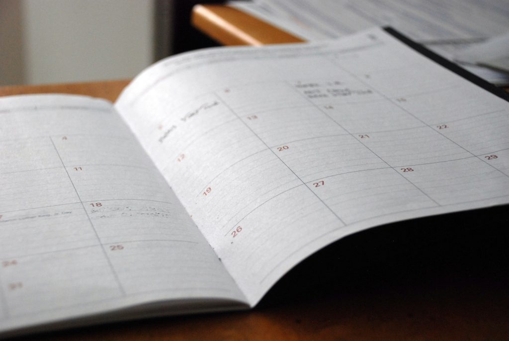 white-printer-paperr-timetable-zeitplan
