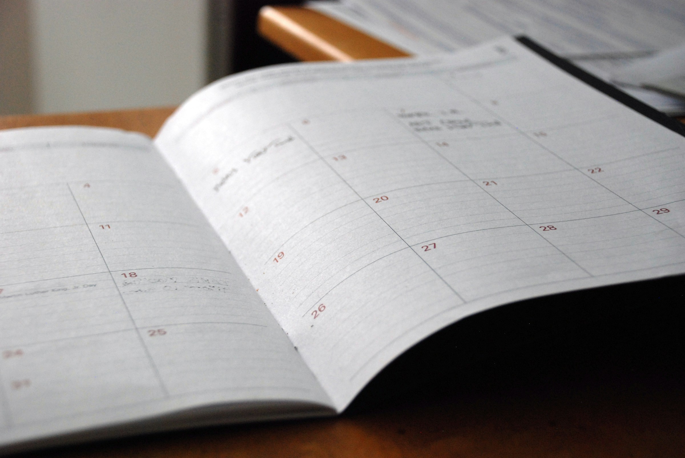 white-printer-paperr-timetable-zeitplan